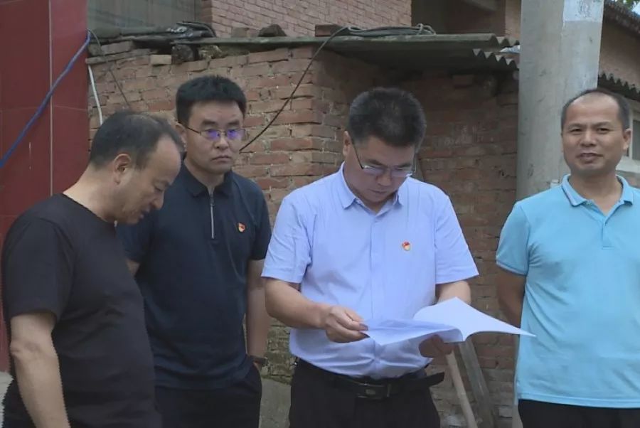 9月11日下午,孟津县委常委,县委办公室主任魏从刚深入会盟镇台荫村