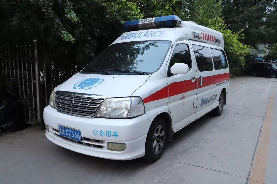 第二代送血车第一代送血车送血车变化现在的采血车第二代采血车第一辆