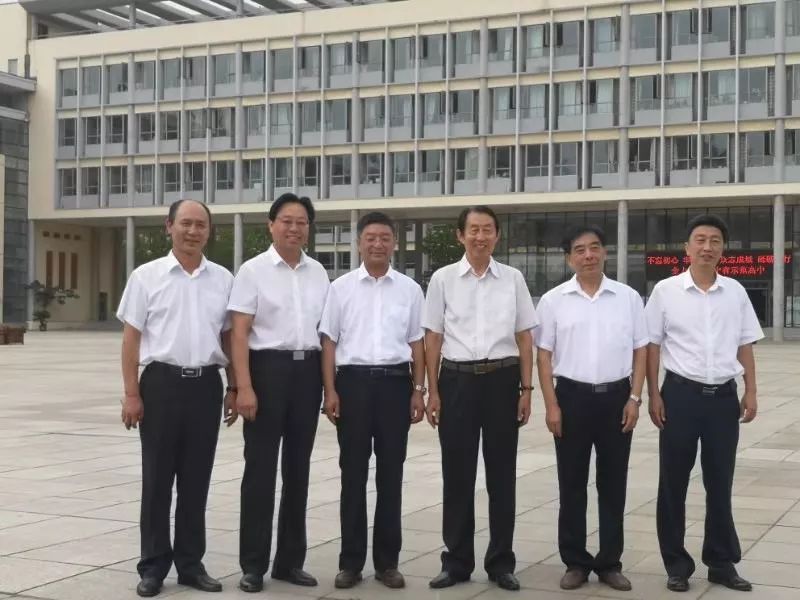 大连开发区十中再次聚焦大连教育界的目光