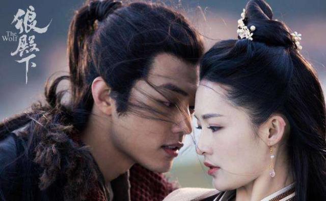 诛仙1花絮肖战搂李沁脖子一年前肖战就曾是李沁绯闻男友