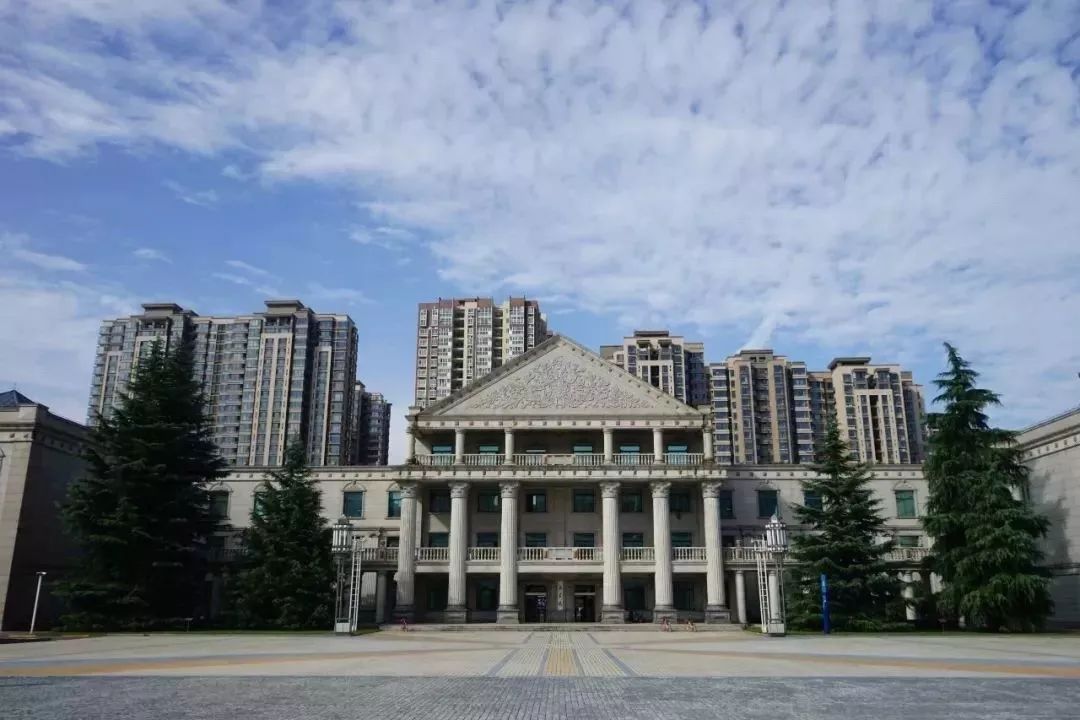 壮哉,我人文艺术学院!大学之道,在明明德.人文之道,贵在求真.