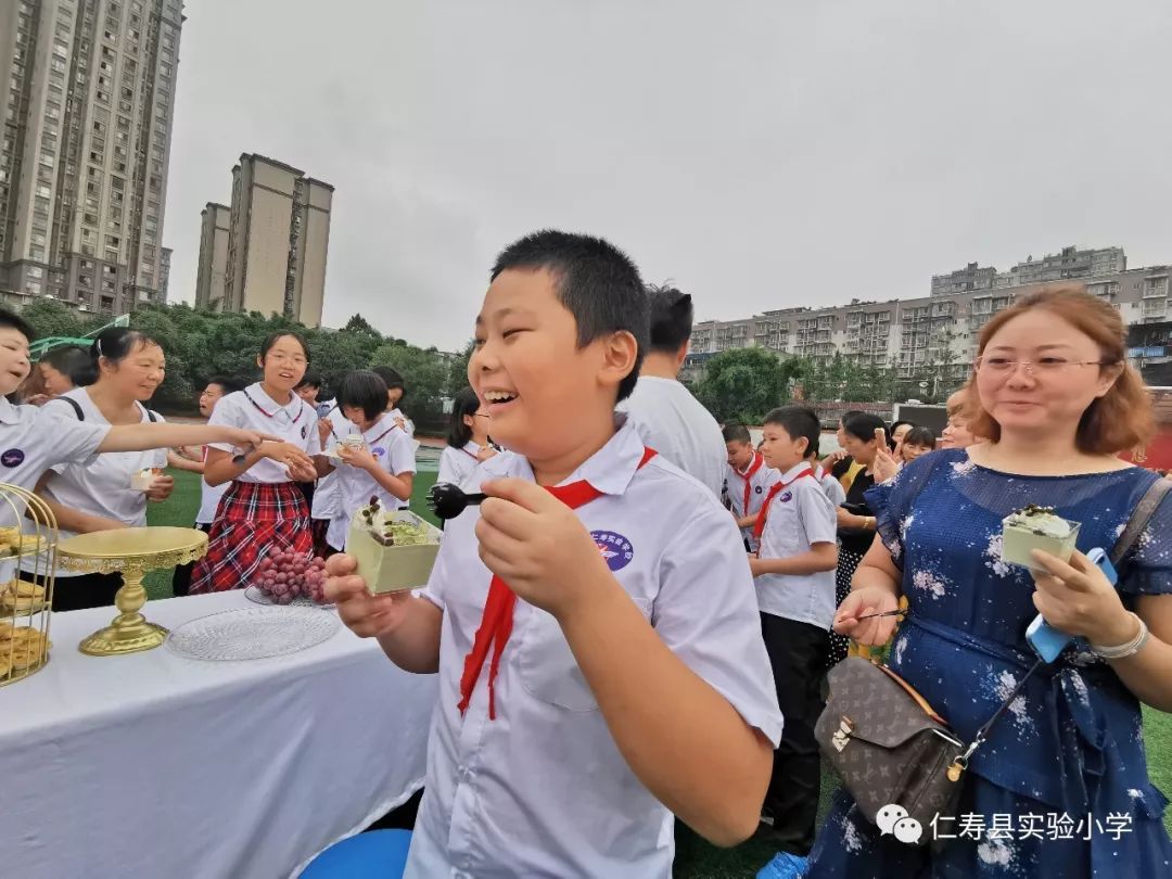 放飛夢想快樂起航仁壽實驗小學2020屆畢業班家長會學生會