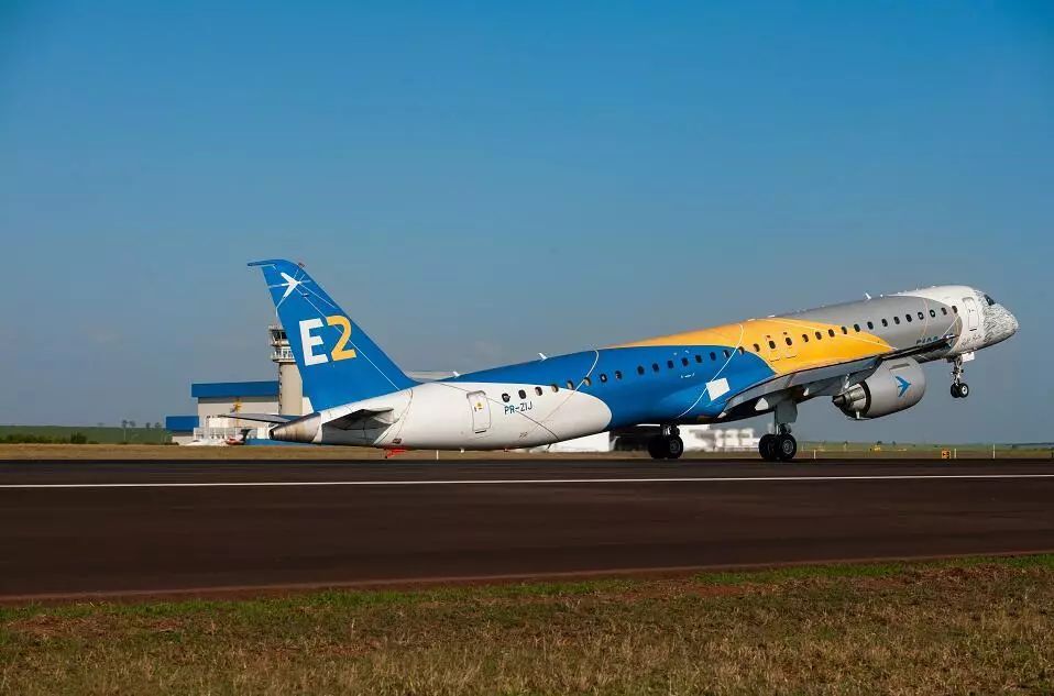 巴航工业最大商用飞机投运在即全球首架e195e2交付客户