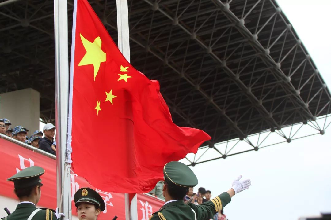 战鼓擂动在南校区田径场举