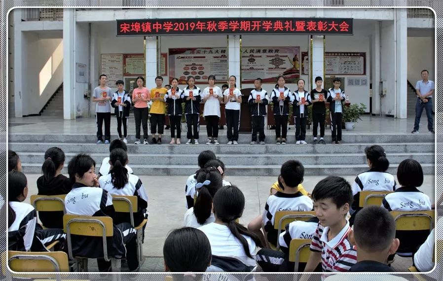 李逸凡 陈逸丰苏颖 喻佳丽 胡颖 黄新磊李煌 黄杰诚 李婷 胡涛 冯沐恩