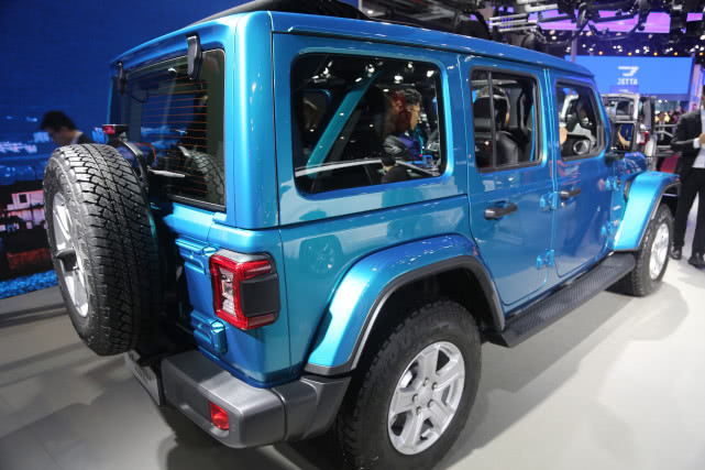 全新jeep牧马人电动敞篷版实拍,或将亮相深圳十一车展!