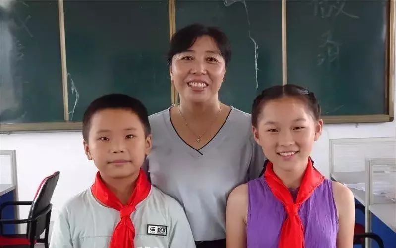 泉江小学教师何云香:我最佩服她(刘明花)的就是她是个全能型的教师