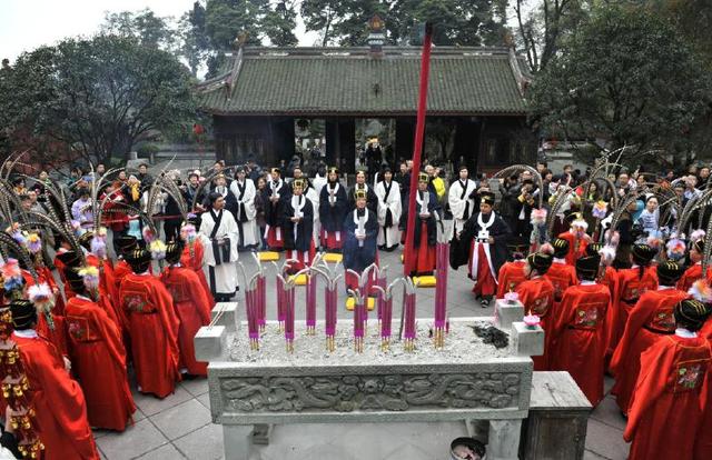 子贡去道友家吊唁气跑了并禀告孔子孔子一席话子贡恍然大悟