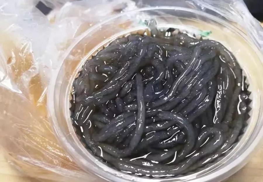 清凉可口,解暑神器 薯粉索滑溜溜的,"索"的一声就滑进肚子里,滑溜而