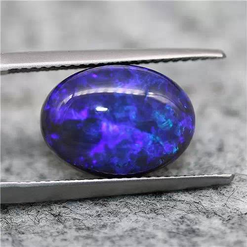 欧泊十月生辰石女王之石