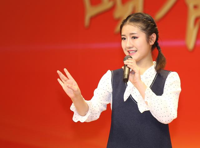 北京志愿者绽放央视《星光大道》舞台