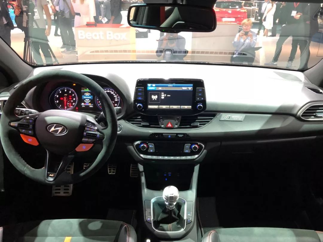 「汽车v报」吉利sx12正式定名为icon;新款捷豹f-pace谍照曝光