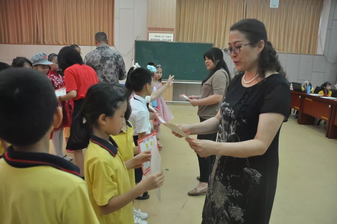 佛山市铁军小学成功举办不忘初心展示自我个人才艺大赛