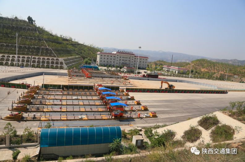 商漫高速漫川关收费站已拆除完毕