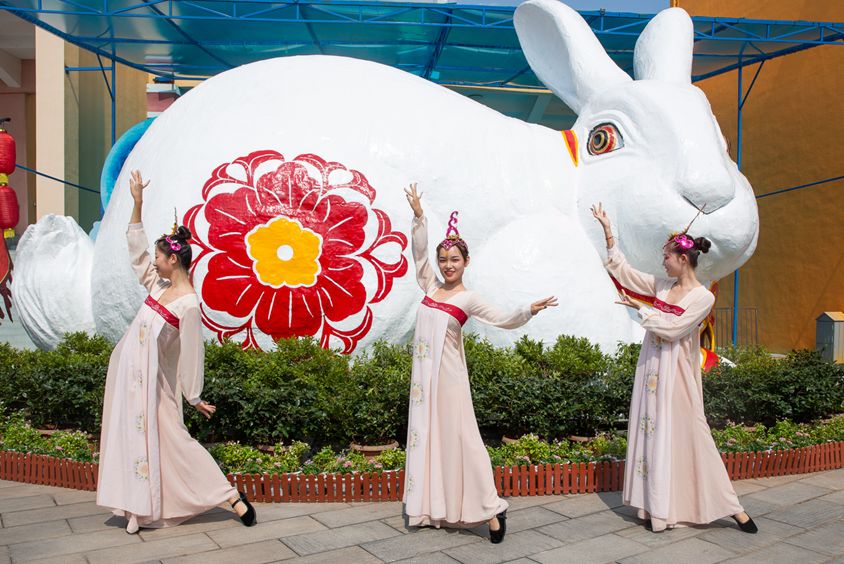 玲珑玉兔,月下一舞陪大家欢度中秋哪吒,敖丙,太乙真人与你面对面