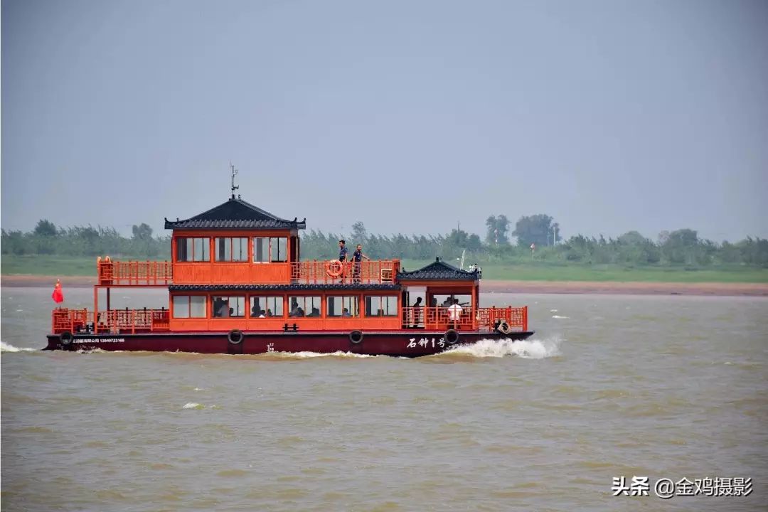 哇湖口鄱阳湖迎来了一艘豪华游览船你知道它长什么样吗