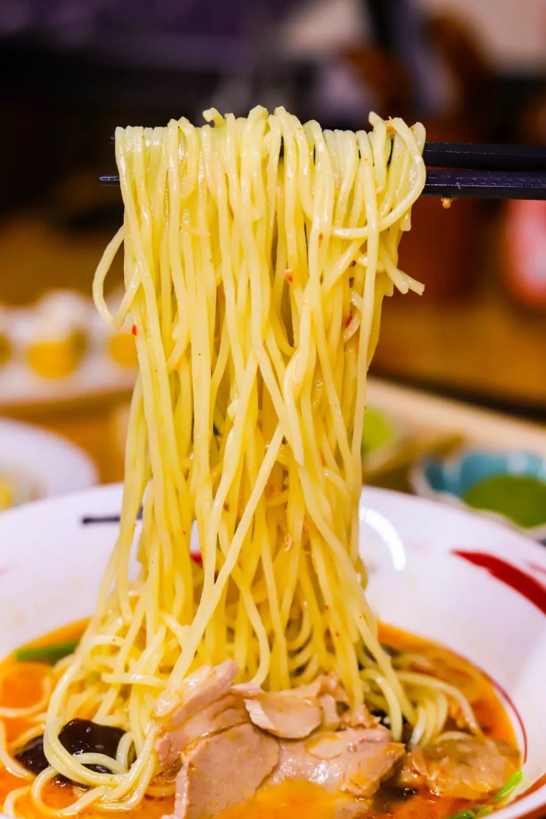 50斤骨头熬出一锅汤,漳州这家「拉面神话」,终于开到思明和湖里啦!