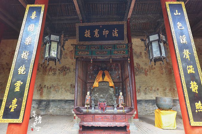 总是游客众多,这里的绝技深受外国人喜爱_少林寺