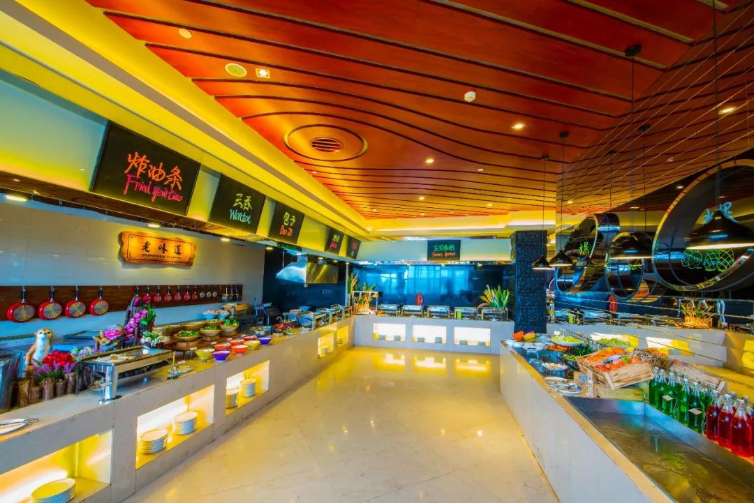 分布位置:酒店二楼营业时间:早餐:7:00---10:00五彩自助早餐,棕榈园西