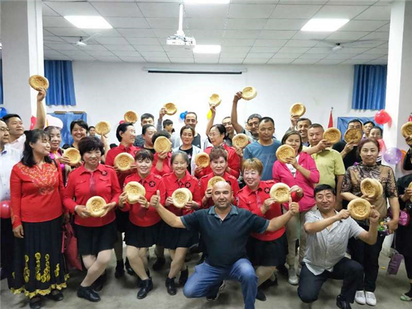 新疆库尔勒市朝阳街道成功社区党委开展 “齐聚茶话会、情暖中秋节” 新疆库尔勒市朝阳街道成功社区党委开展 “齐聚茶话会、情暖中秋节”
