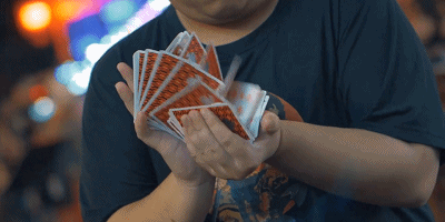 这是一个在完美洗牌之后,可以进行表演的动作.