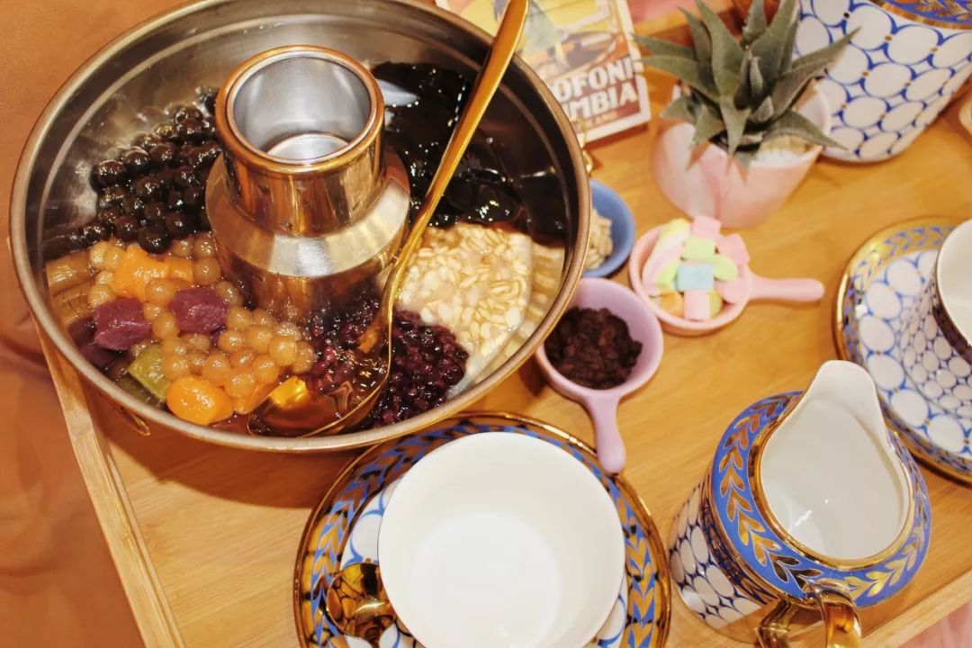 像吃火锅一样喝奶茶200份免费送奶茶控们颤抖吧丨大嘴吃龙岗