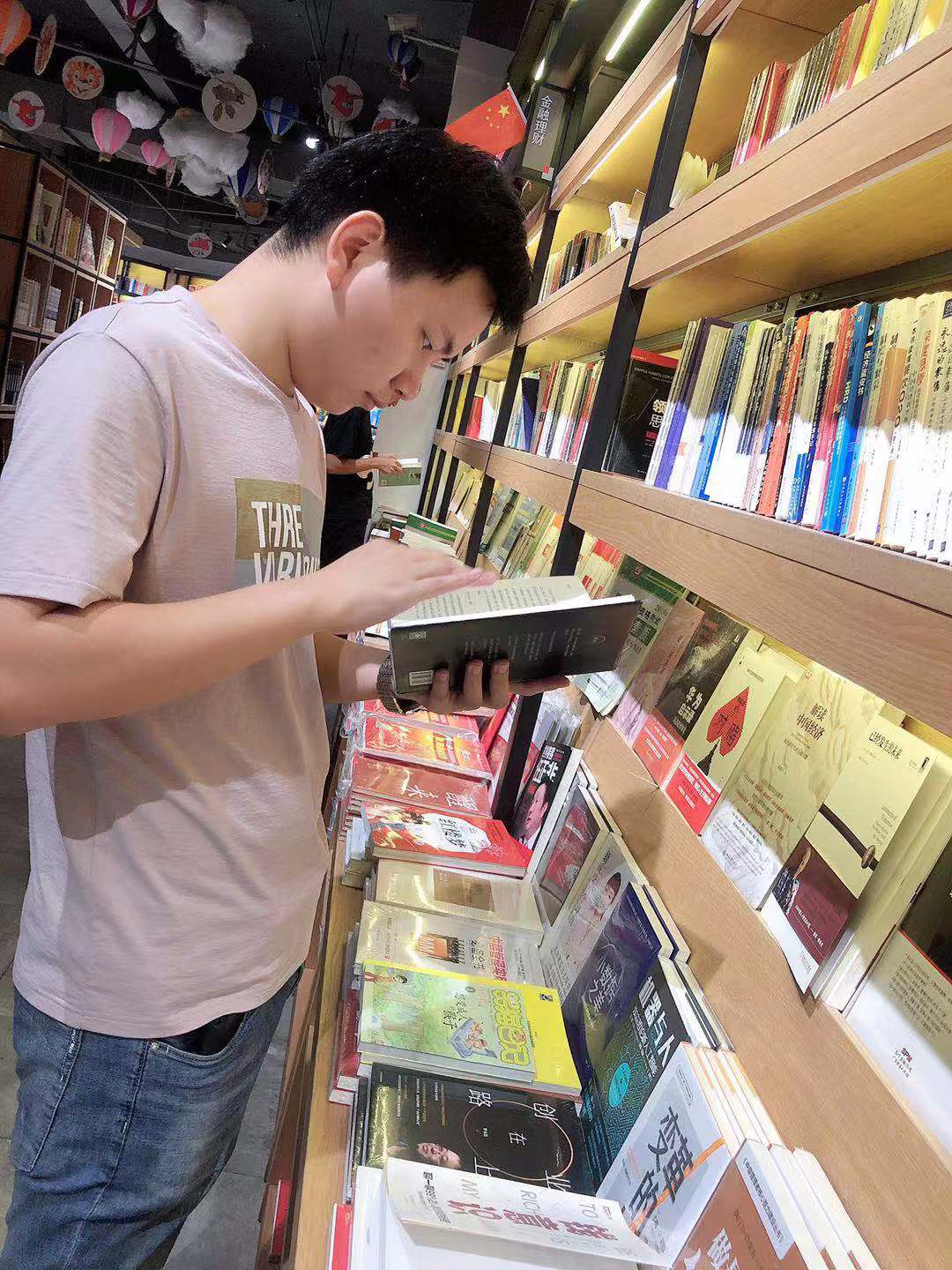 人物专访丨伊的家高级护肤讲师:张磊