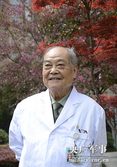 我与祖国共成长黎介寿精诚大医济世强国