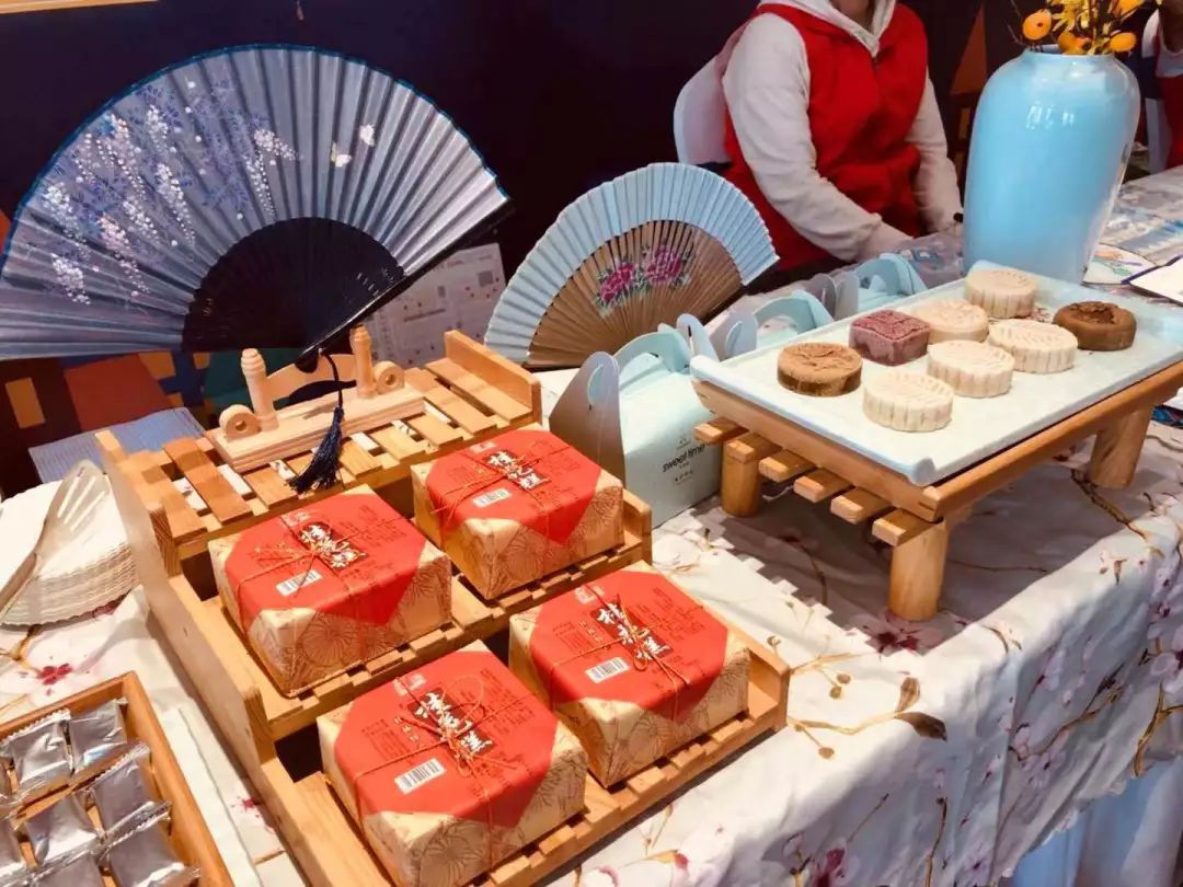 high聚恒大金碧天下,中秋节现场活动火爆进行中!