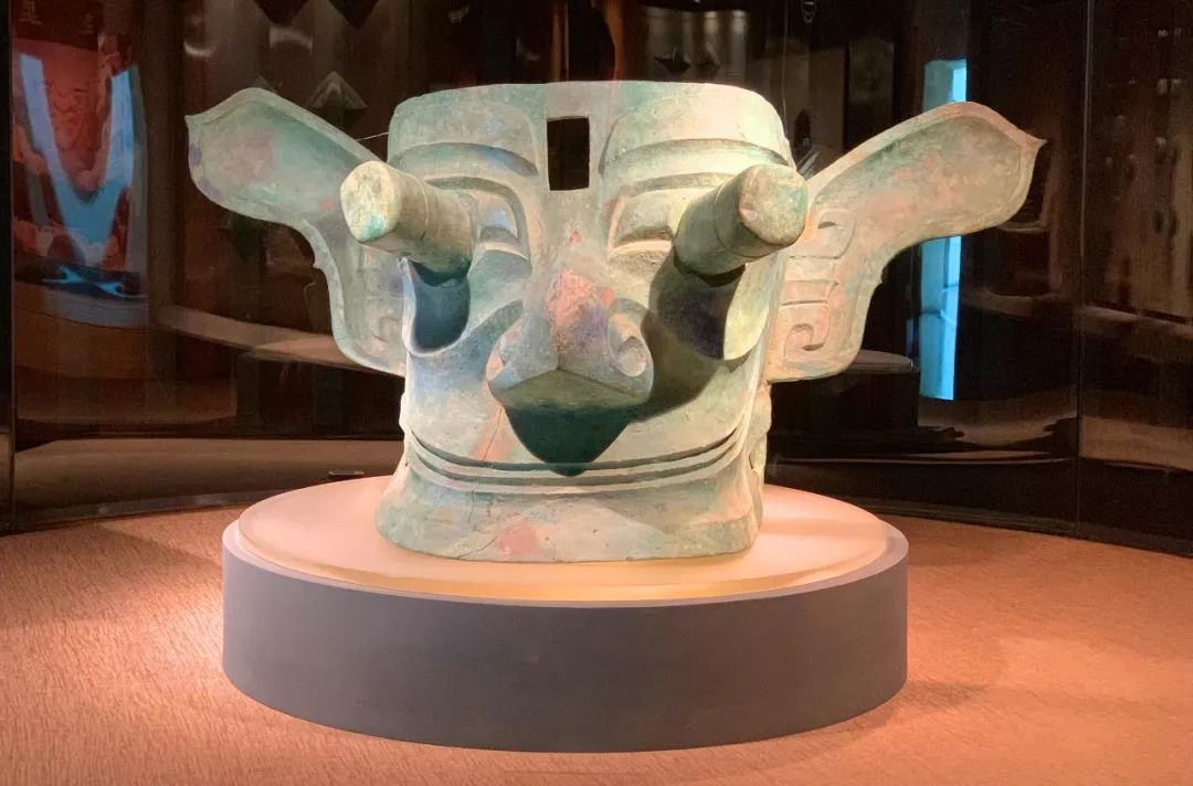 有不少人持"三星堆文化受到了外星文明影响"这一观点,看完青铜纵目