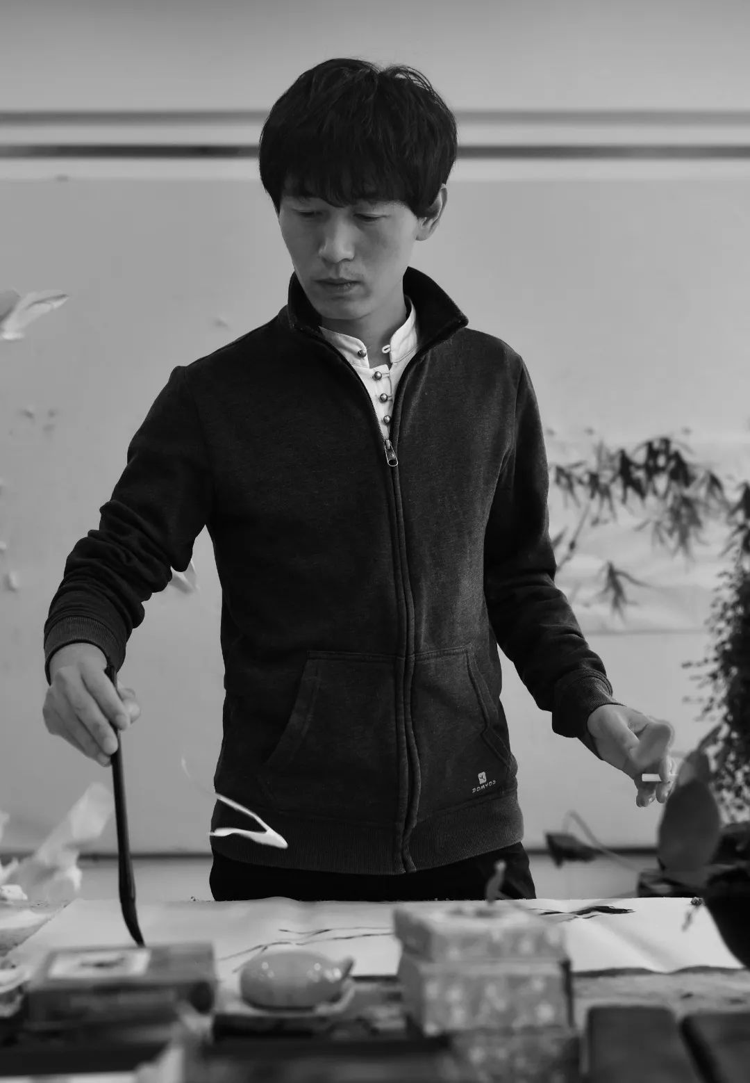 作者:单涛作品展区:中国画作品名称:《赶海人系列三》作品材料:纸本