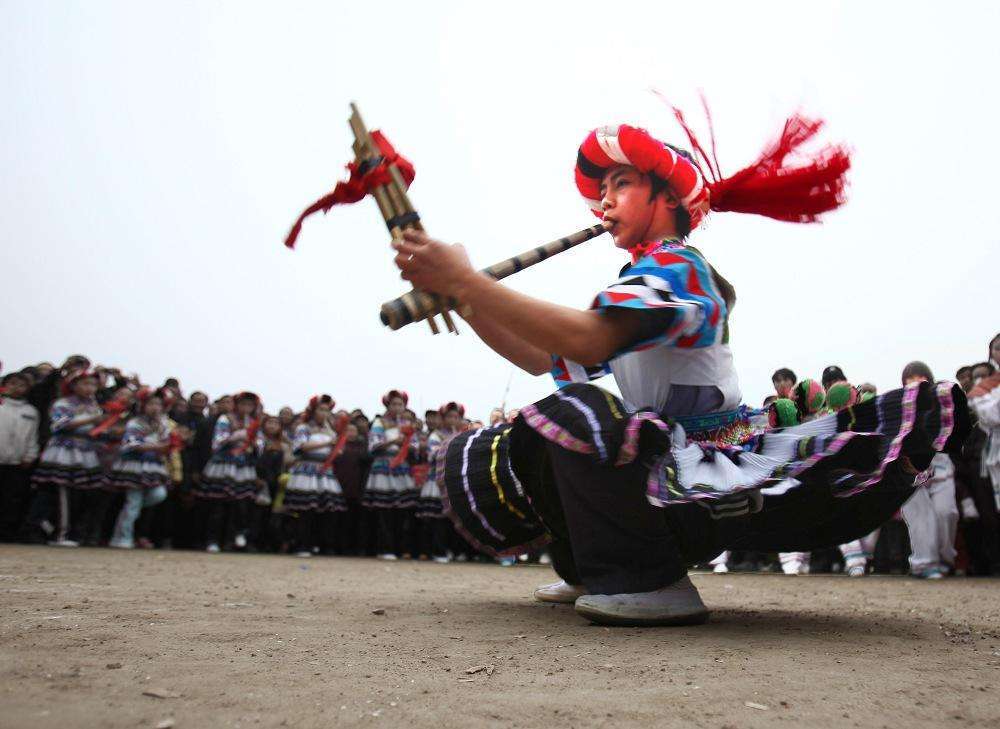 苗族芦笙舞中难度最大的"滚山珠",竟是一部跳动的历史画卷_舞蹈