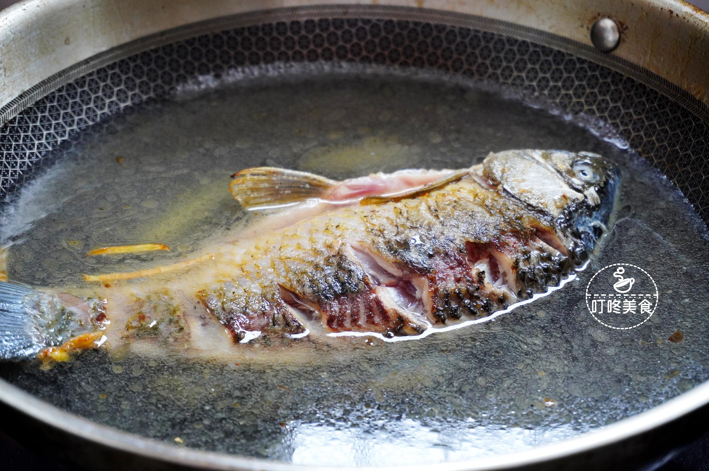 原创鲫鱼汤别只会加水炖了多加两个它鱼汤比牛奶白香浓无腥味