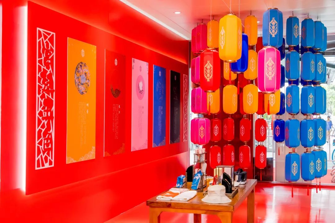 名创优品×故宫「宫廷文化」国潮快闪店 in 广州万科里