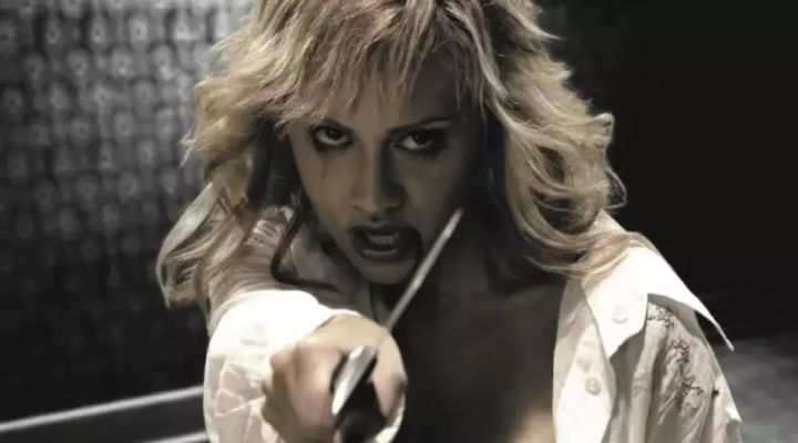 美女大把黄暴血腥这部昆汀参与制作的r级动作片堪称艺术