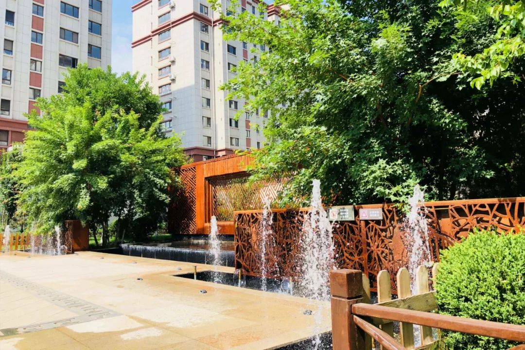 项目实拍图岭秀城,地处张家口市的高速发展区域,经开区,众所周知