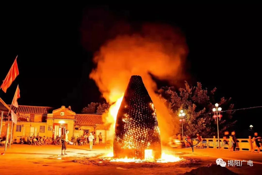 昨晚,揭阳民俗大戏——烧塔,红红火火过中秋