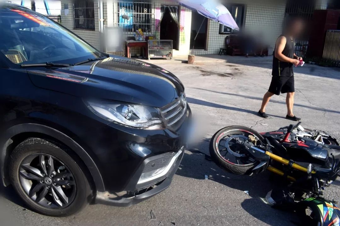 沿国道318线由五桥方向往长岭方向行驶,当其行驶至国道318线1825km