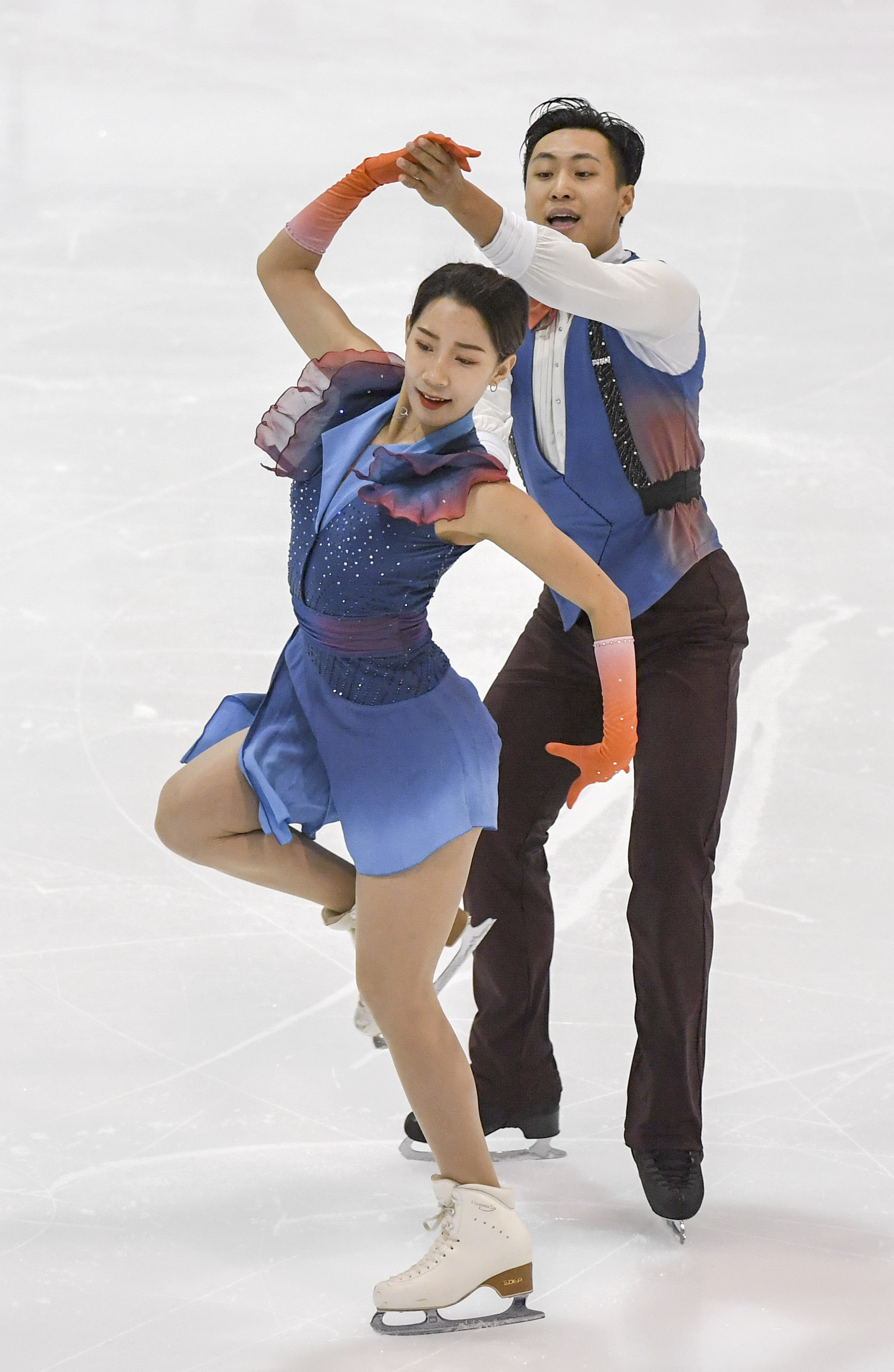 花样滑冰——全国锦标赛第三日赛况_冰上