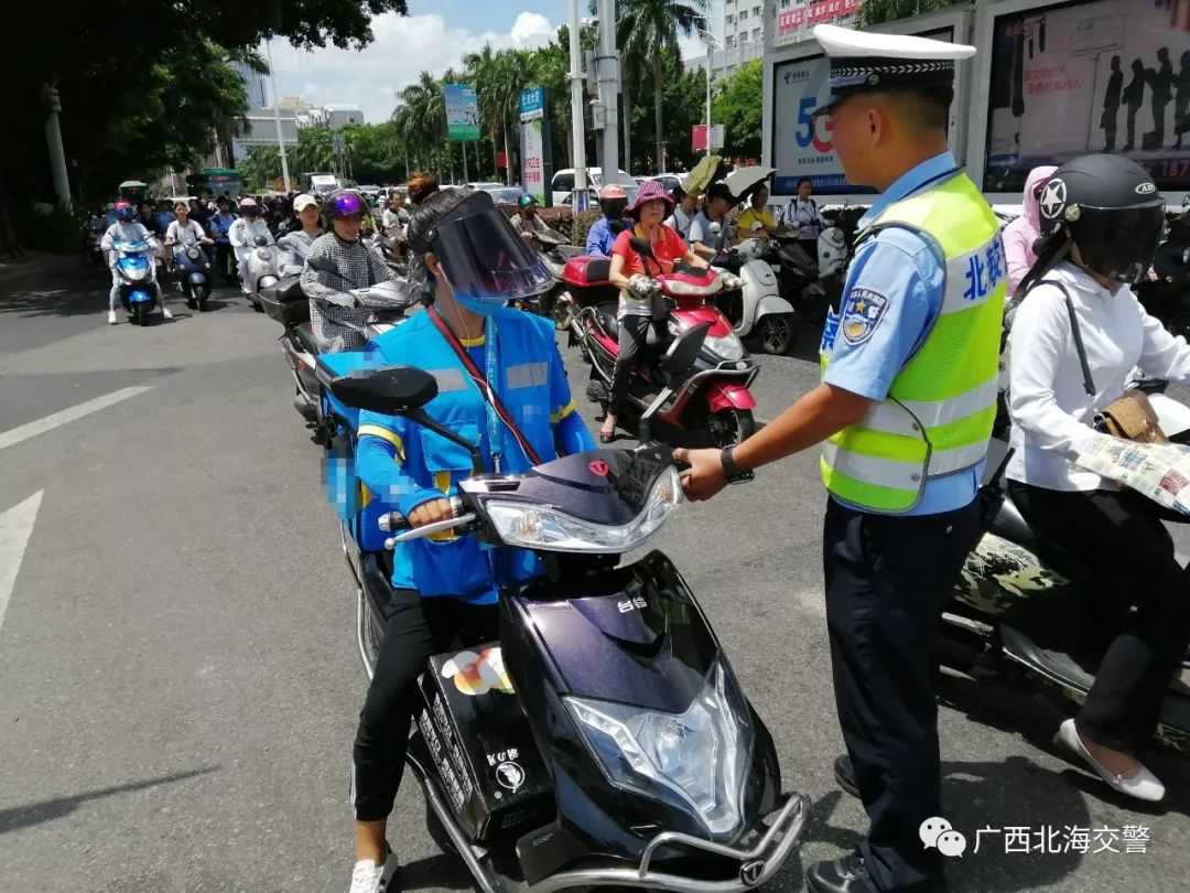 文明創城開電動車上路也要駕駛證這是真的警察蜀黍來解答