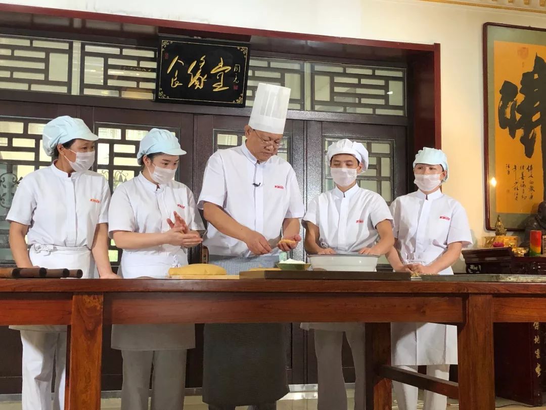 真情满溢良芯月饼创富非常道专访石家庄米莎贝尔董事长刘士进