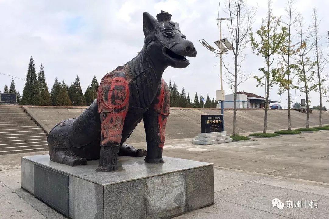 荆州旅游荆江大堤仅存的两座铁牛应该怎样保护
