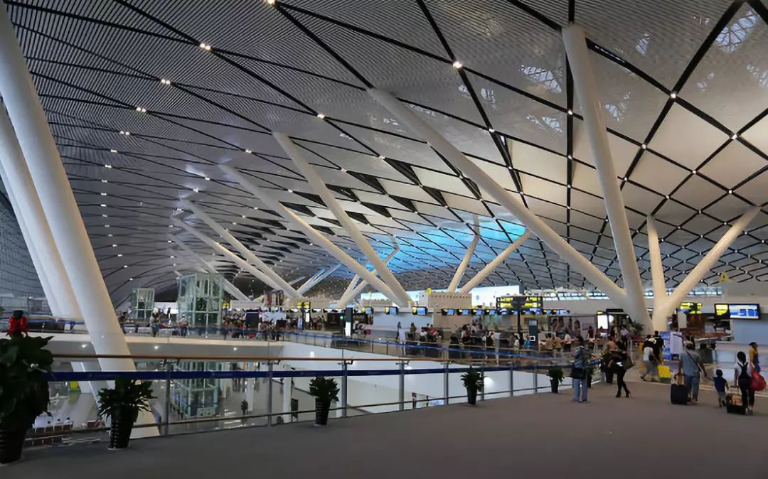 据了解,广西首个5g信号网络覆盖机场,南宁机场t2航站楼5g基站实测峰值
