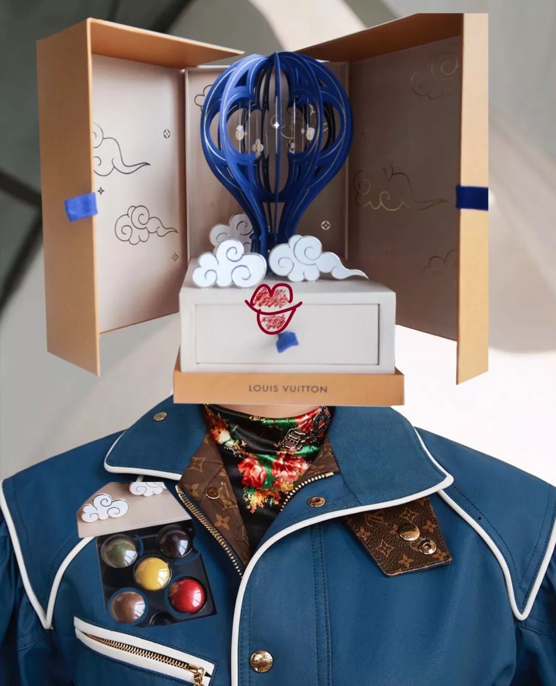 装在小黑盒子里的是四枚半岛酒店的奶黄月饼,是的,懒到直接穿了别人家