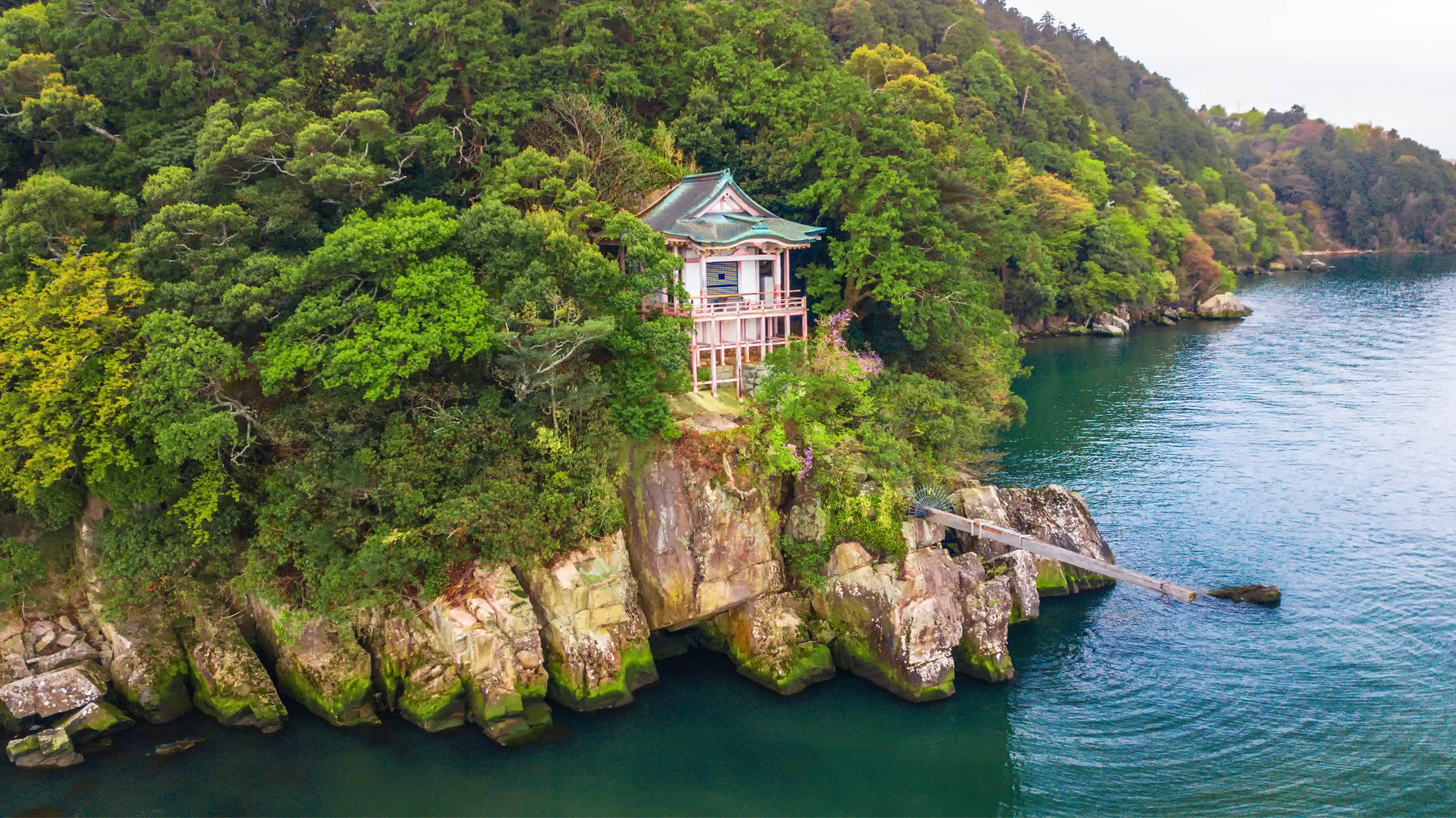 日本僧人要跳"生命之湖"的琵琶湖,这是持续1100年的密宗修炼仪式