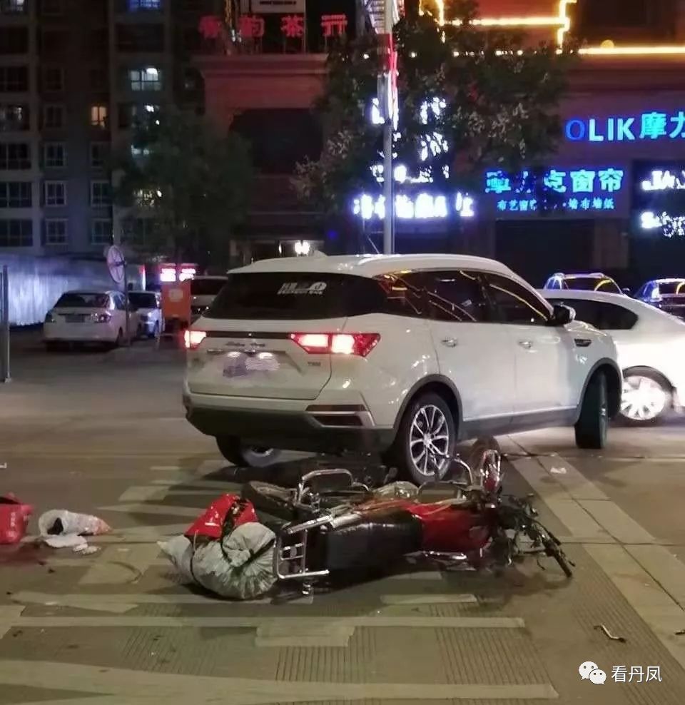 突发中秋节当天商洛发生两起交通事故现场附视频