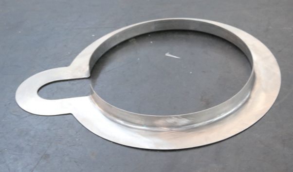 本文介绍了一种高温合金构件的翻孔成形工艺技术,该技术采用聚氨酯