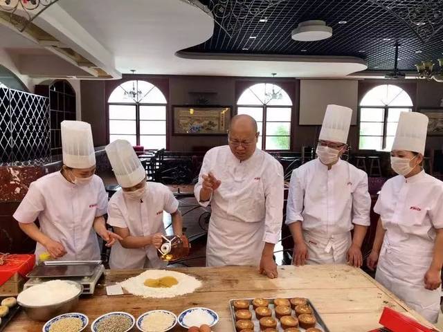 真情满溢良芯月饼创富非常道专访石家庄米莎贝尔董事长刘士进