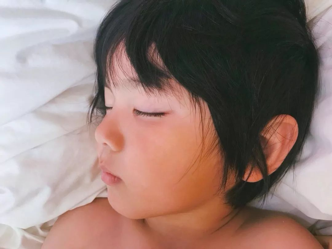 又想骗我生孩子日本4岁大眼萌娃从ins火到微博萌翻100w网友这么可爱