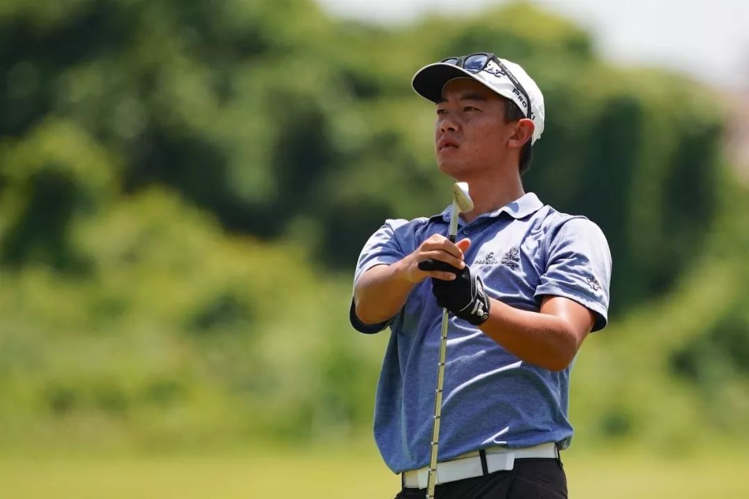 欧阳正(中国)王伟轩(中国台湾)杨慕天(中国香港)杨慕天(中国香港)与